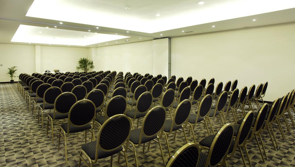 Land Plaza Hotel Bahía Blanca Zewnętrze zdjęcie